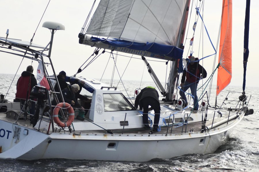 Jacht wszedł do gdyńskiej mariny 16 października o godz. 12.00. Rejs odbył się pod hasłem „Dookoła świata i za oba kręgi polarne”, fot. Jan Ziarnicki