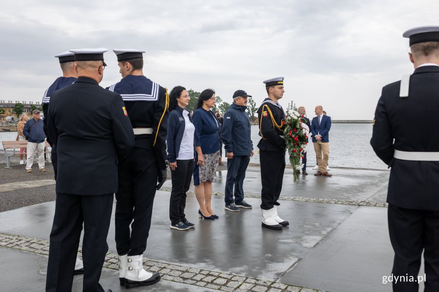 W niedzielę, 23 lipca, z okazji 160. rocznicy urodzin Tadeusza Wendy, pod jego pomnikiem odbyły się uroczystości z wojskową asystą honorową. Fot. Karol Stańczak 