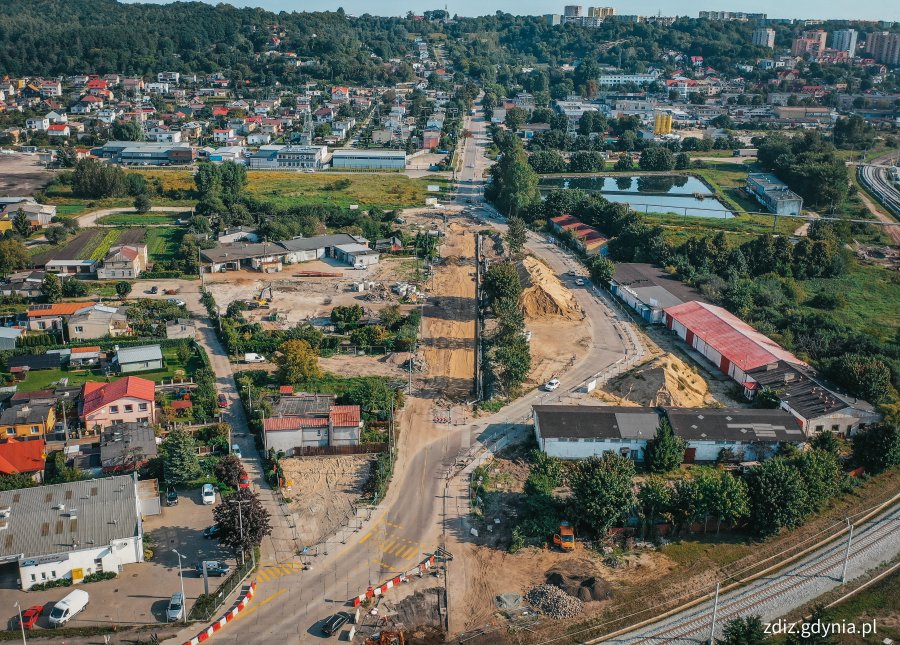 Budowa wiaduktu w ciągu ul. Puckiej, widok z góry na roboty budowlane