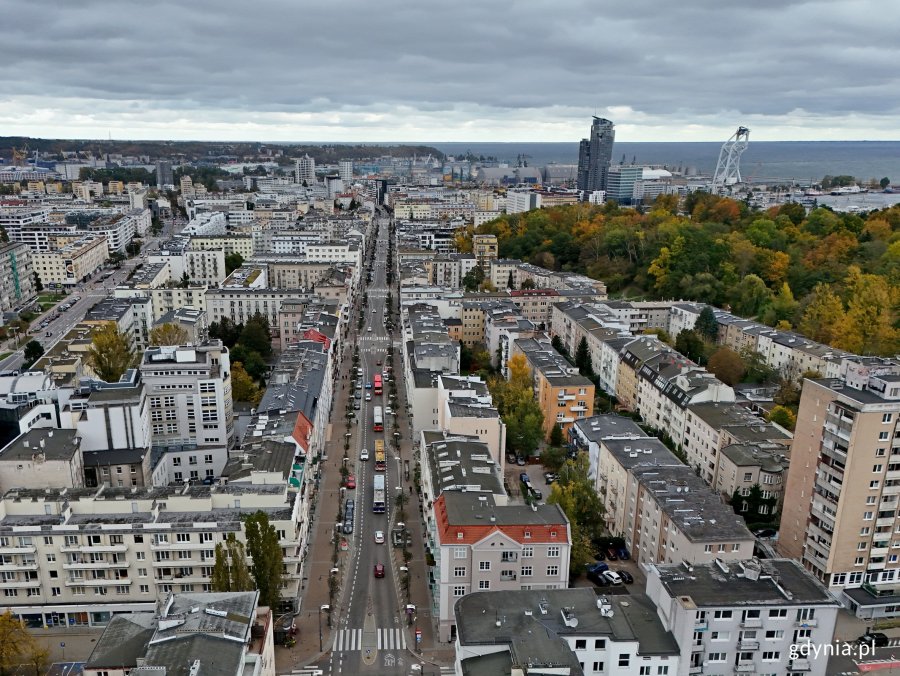 Parada Ikarus&oacute;w ul. Świętojańską 