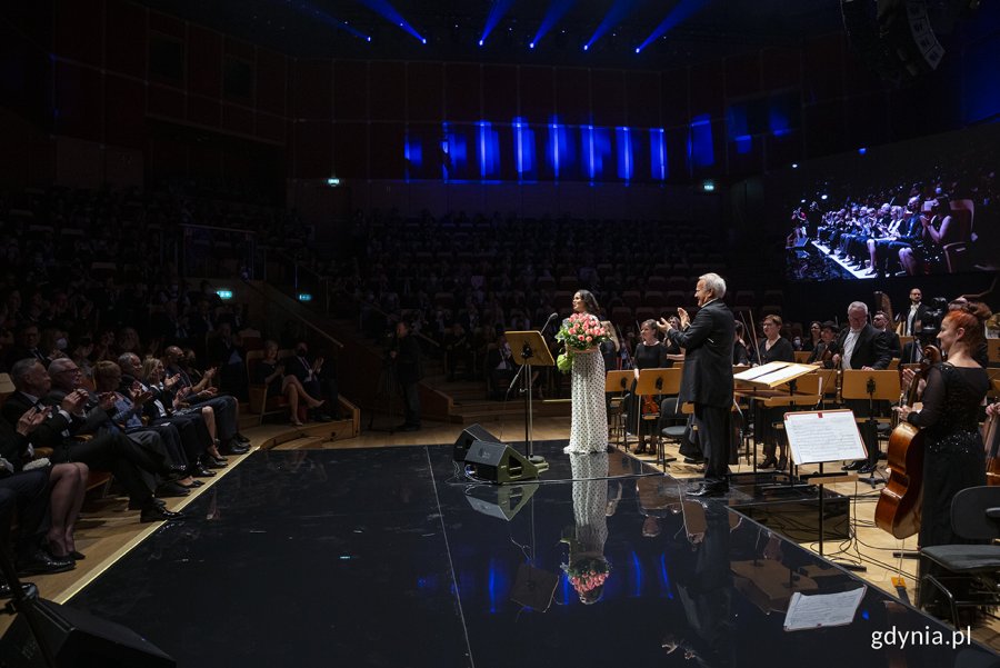 Gala Pracodawców Pomorza „Przedsiębiorcy Medykom”. N/z solistka operowa Aleksandra Kurzak i dyrygent Wojciech Rajski. Fot. Przemysław Kozłowski