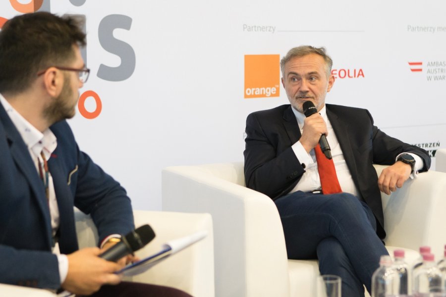 Wojciech Szczurek podczas panelu dyskusyjnego w trakcie konferencji Europolis 2017 w Centrum Nauki Kopernik w Warszawie // mat. prasowe
