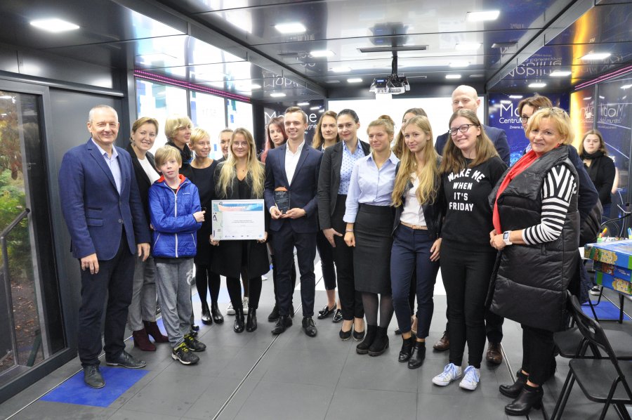 Projekt realizowany jest dzięki programowi Erasmus+ (łączone mobilności uczniów z Turcji, Włoch, Polski i Francji) i eTwinning (cyfrowa współpraca szkół)