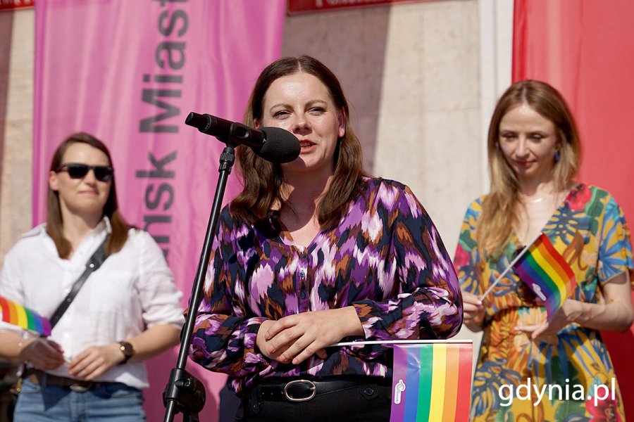 Aleksandra Kosiorek - prezydent Gdyni przemawiająca podczas IX Trójmiejskiego Marszu Równości 
