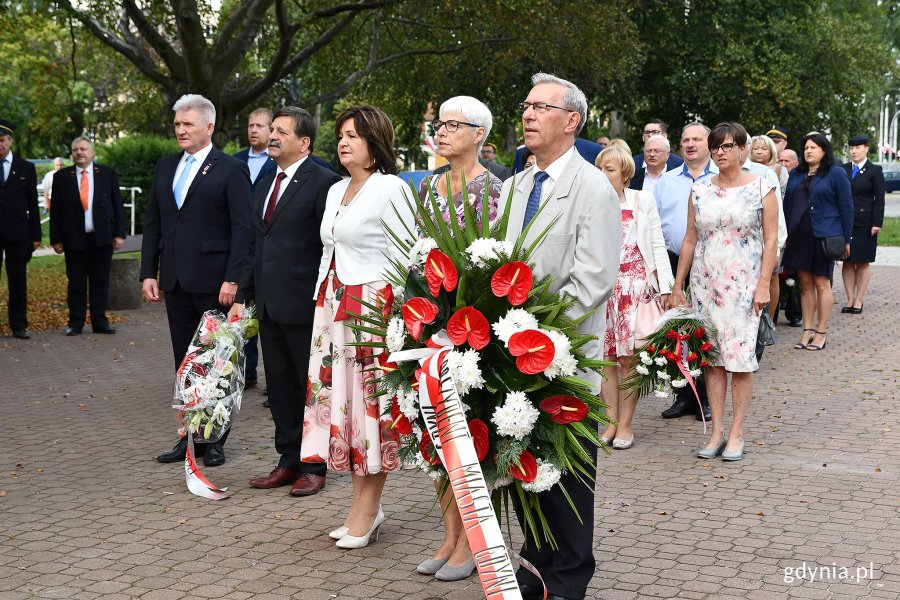 Sobotnie uroczystości pod pomnikiem, fot. Michał Puszczewicz