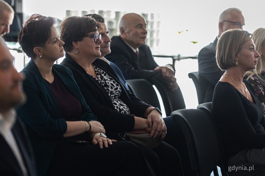 Na zdjęciu m.in. dyrektor Gdyńskiego Centrum Zdrowia Anna Melki. Konferencja European Healthy Stadia Network zorganizowana przez Arkę Gdynia, Gdański Uniwersytet Medyczny i Gdyńskie Centrum Zdrowia (fot. Kamil Złoch)