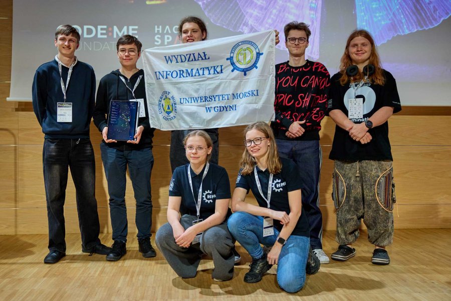 Zesp&oacute;ł z Uniwersytetu Morskiego w Gdyni