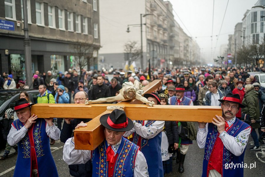 Droga krzyżowa w Gdyni. Fot. Mirosław Pieślak