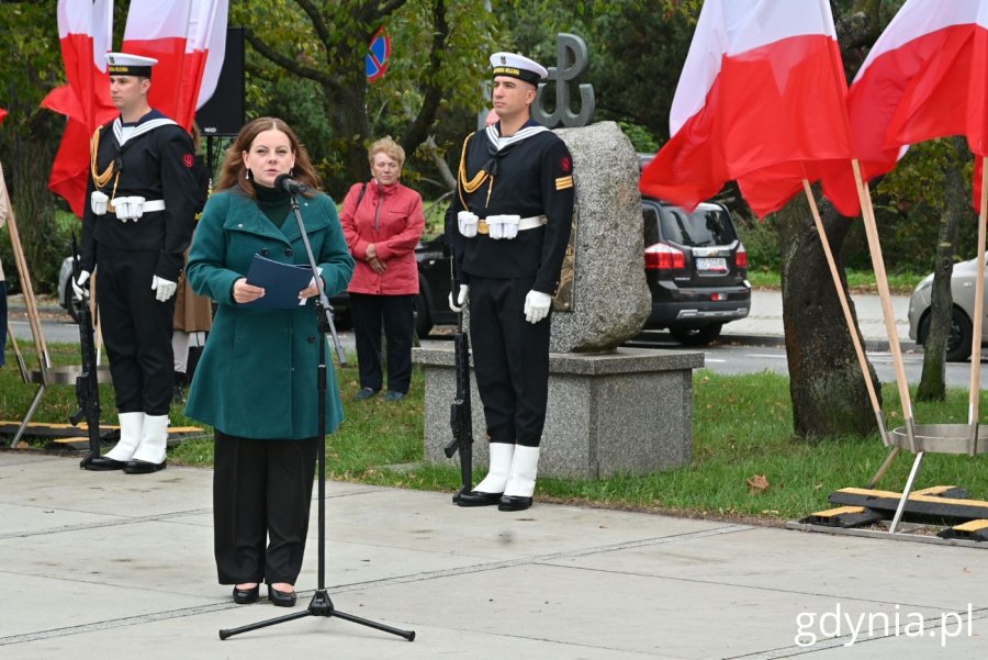Prezydent Aleksandra Kosiorek podczas uroczystego przemówienia (fot. Magdalena Starnawska)