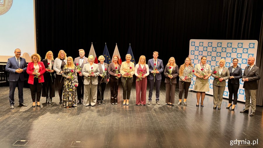 Osoby uhonorowane podczas Wojewódzkiej Uroczystości z okazji Dnia Edukacji Narodowej 2025 (fot. Katarzyna Balcerzak)
