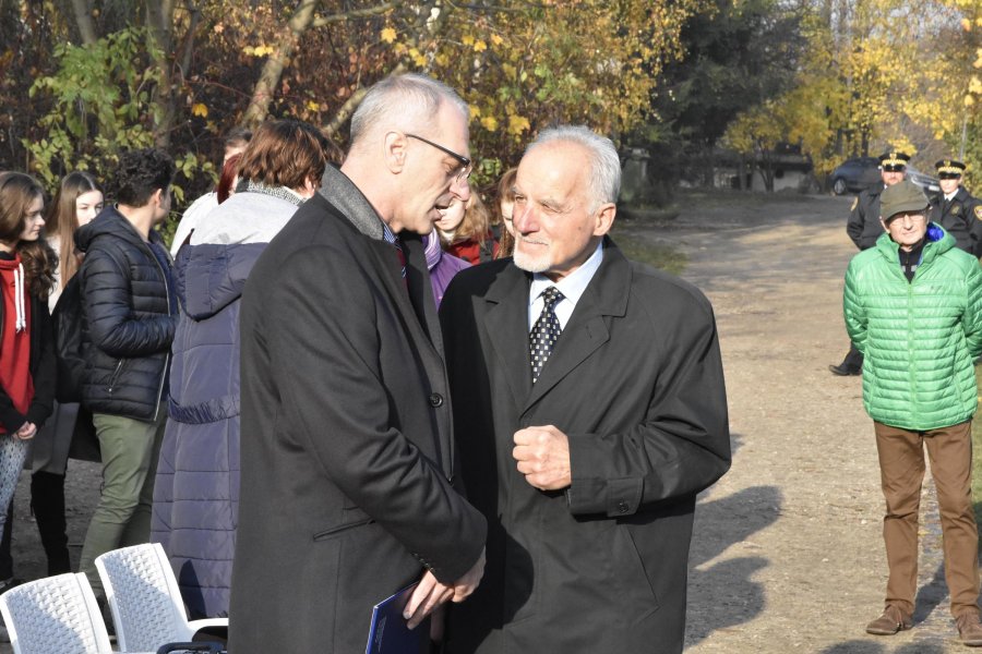 Odsłonięcie epitafium Witolda Kukowskiego w Kolibkach // fot. Lechosław Dzierżak