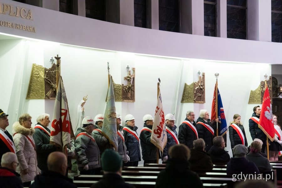 Przedstawiciele NSZZ „Solidarność” w kościele pw. Matki Bożej Nieustającej Pomocy i św. Piotra Rybaka