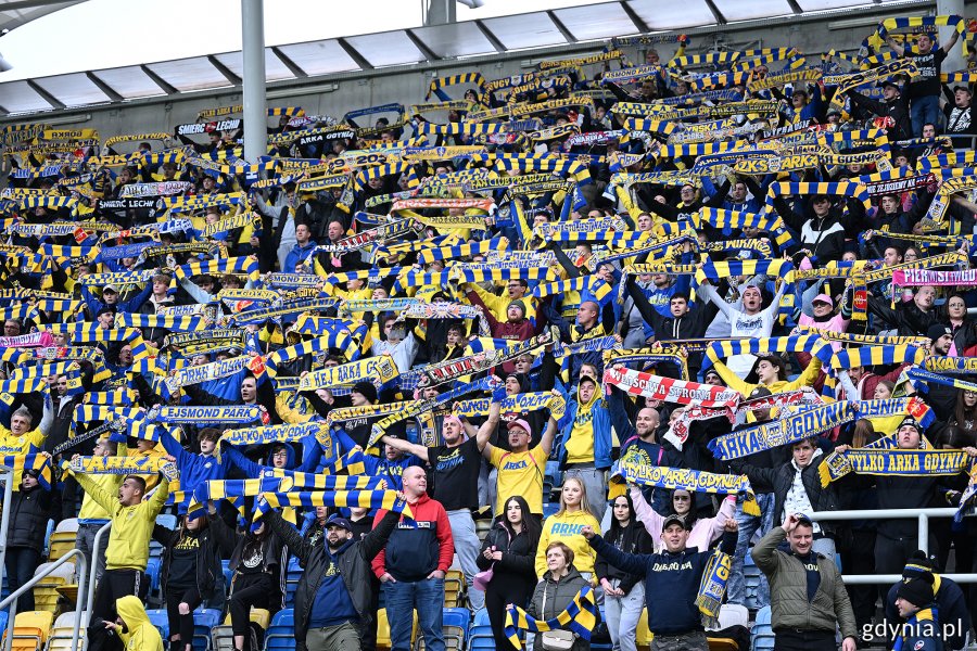 Kibice podczas meczu Arki Gdynia z Pogonią Siedlce 
