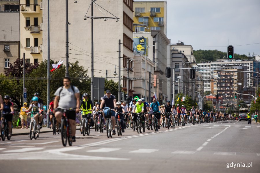 Peleton Północny na ul. 10 Lutego//fot. Karol Stańczak