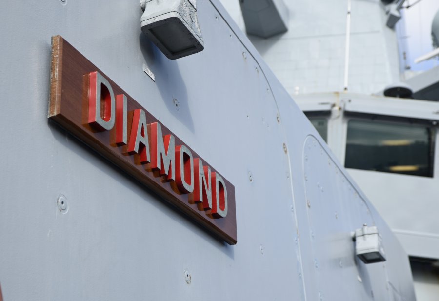 Uczniowie SP nr 26 w Gdyni zwiedzają HMS Diamond, fot. Kamil Złoch