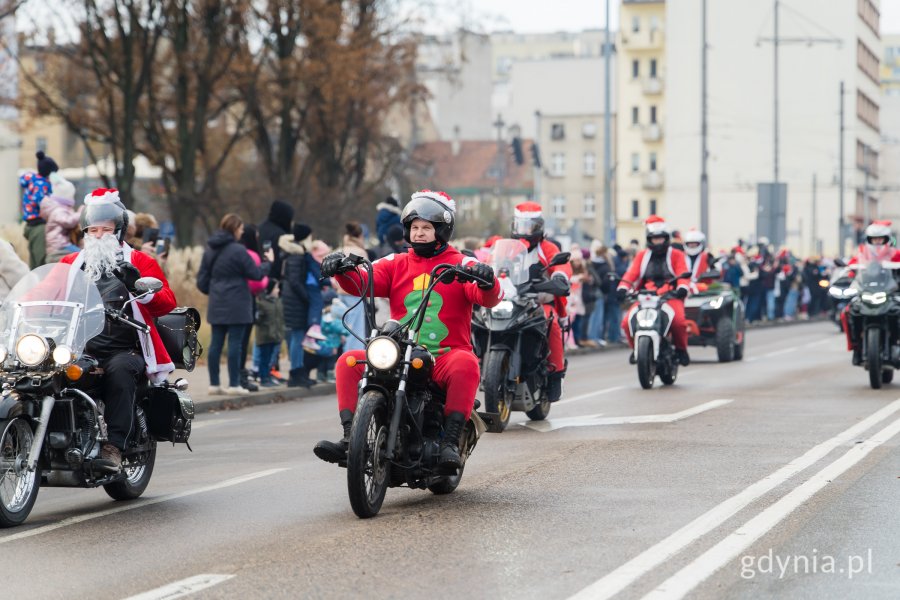 Przejazd przez Gdynię w ramach 23. edycji akcji &bdquo;Mikołaje na motocyklach&rdquo; (fot. Paweł Budziński)