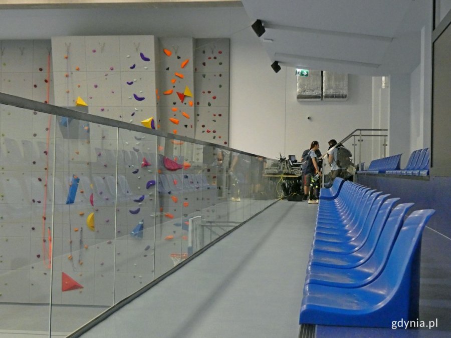 Trybuny dla kibiców w nowym Centrum Sportu i Rekreacji Uniwersytetu Morskiego 