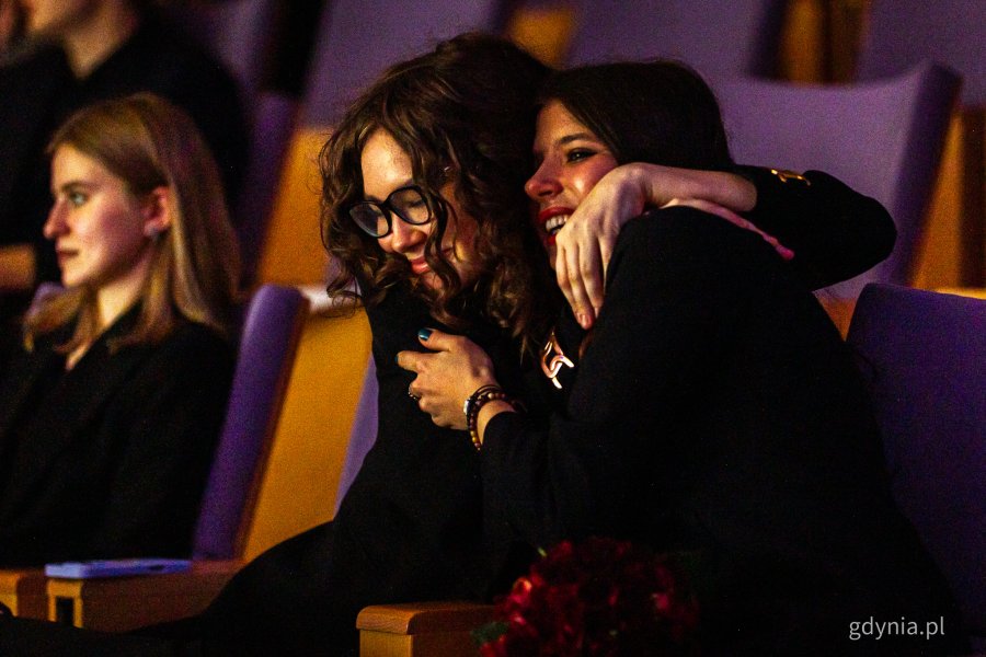 Kornelia Wieczorek i Jagoda Sułek. Gala finałowa Konkursu Explory w centrum konferencyjnym PPNT Gdynia (fot. Kamil Złoch)