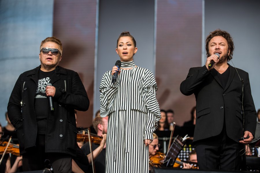 Koncert upamiętniający 30.rocznicę wizyty Jana Pawła II w Gdyni.Na zdjęciu Muniek Staszczyk, Natalia Kukulska, Mietek Szcześniak. //fot. Dawid Linkowski