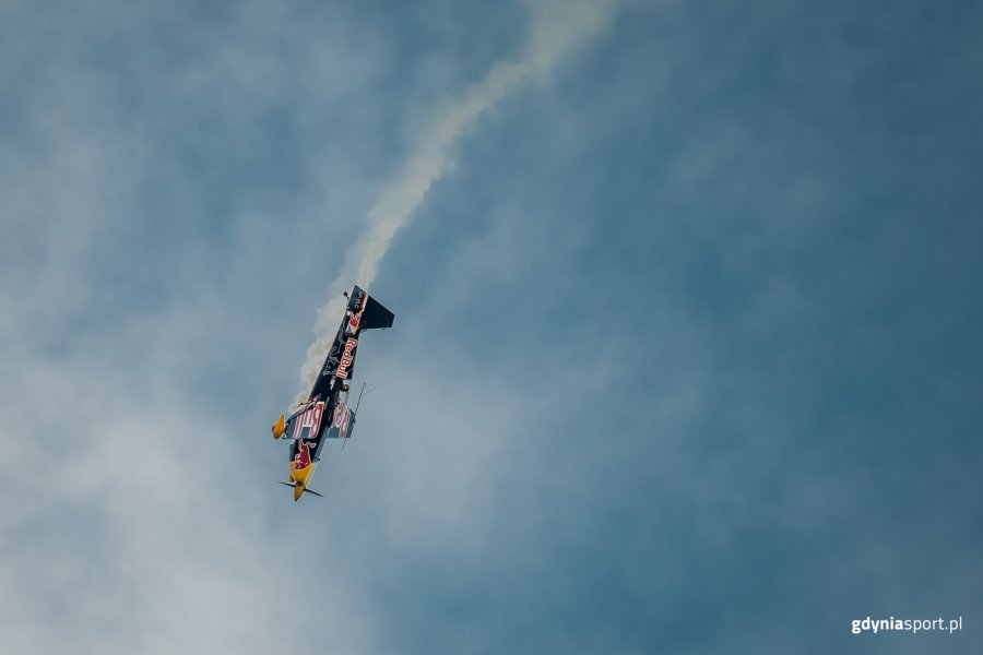 Sobotnie pokazy lotnicze nad gdyńską plażą miejską // fot. Dawid Linkowski