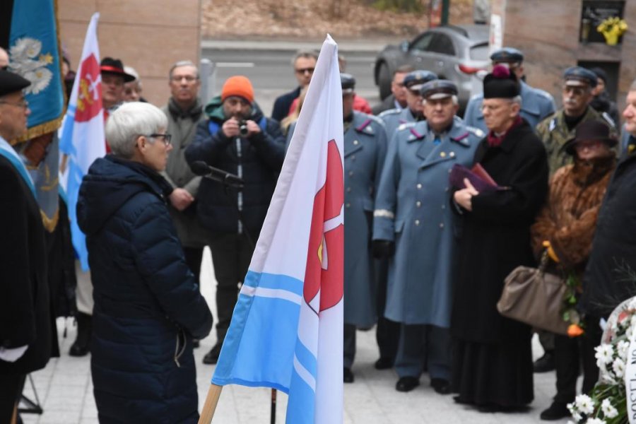 Odsłonięcie tablicy Pamięci Ofiar Stutthof na cmentarzu witomińskim // fot. Lechosław Dzierżak