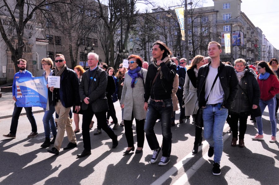 "Niebieski Marsz dla Autyzmu" przeszedł przez Gdynię // fot. Magdalena Czernek