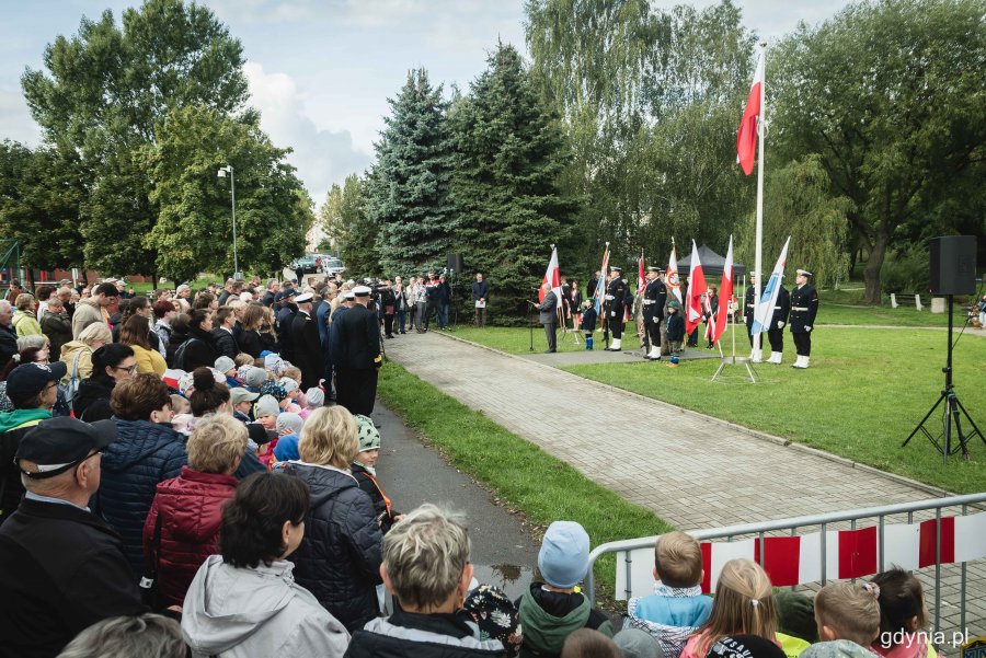 Uroczystość odsłonięcia tablicy upamiętniającej pułkownika Stanisława Dąbka // fot. Kamil Złoch