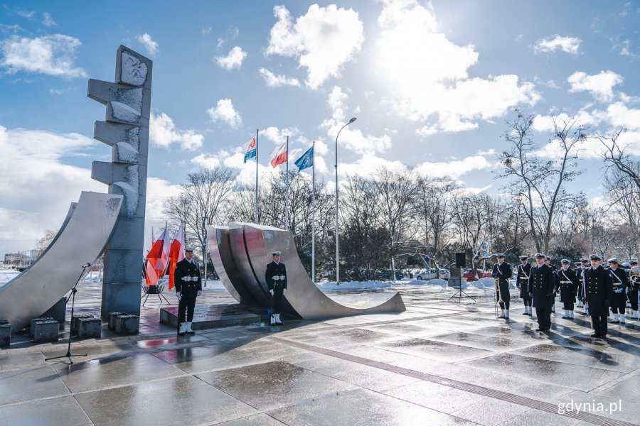 Uroczystości przy Pomniku Polski Morskiej w Gdyni z okazji 24. rocznicy przystąpienia Polski do NATO, fot. M. Dietrich