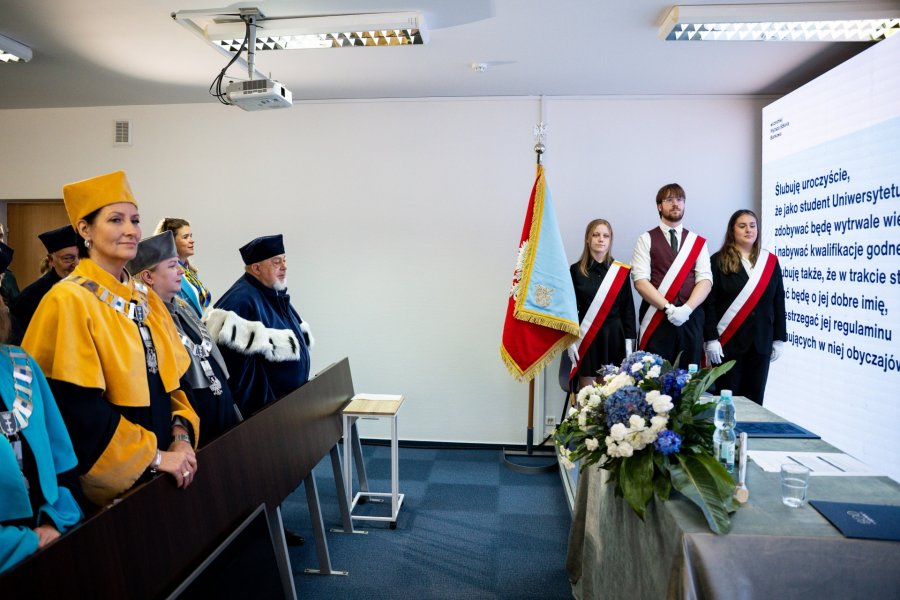 Uroczyste ślubowanie z udziałem władz uczelni 