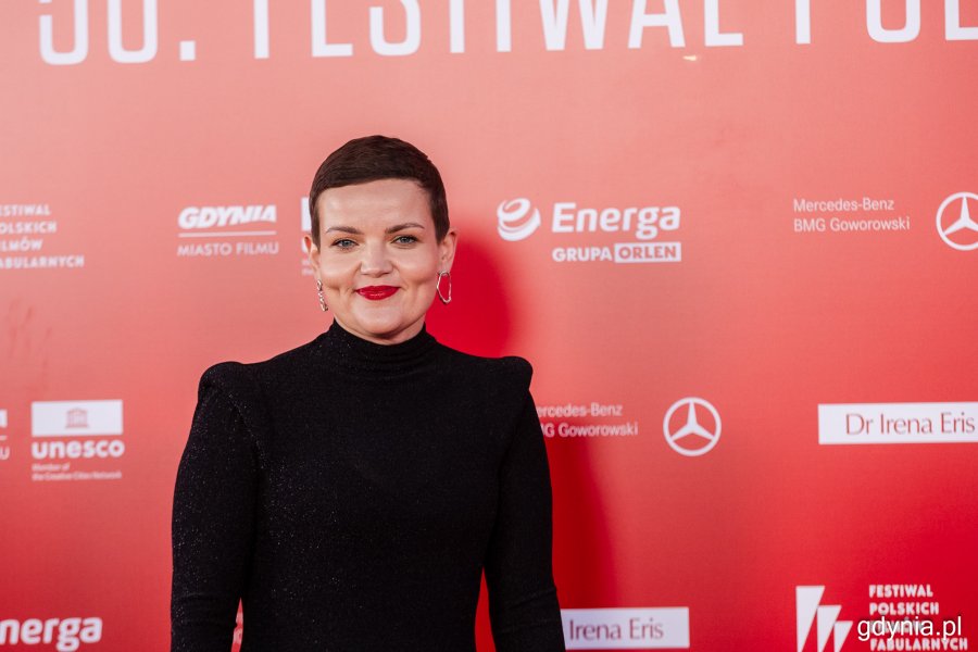 Ministra kultury i dziedzictwa narodowego Marta Cienkowska. CMinistra kultury i dziedzictwa narodowego Marta Cienkowska. Ceremonia czerwonego dywanu poprzedzająca sobotnią galę 50. Festiwalu Polskich Filmów Fabularnych w Gdyni (fot. Karol Stańczak)eremonia czerwonego dywanu poprzedzająca sobotnią galę 50. Festiwalu Polskich Filmów Fabularnych w Gdyni (fot. Karol Stańczak)