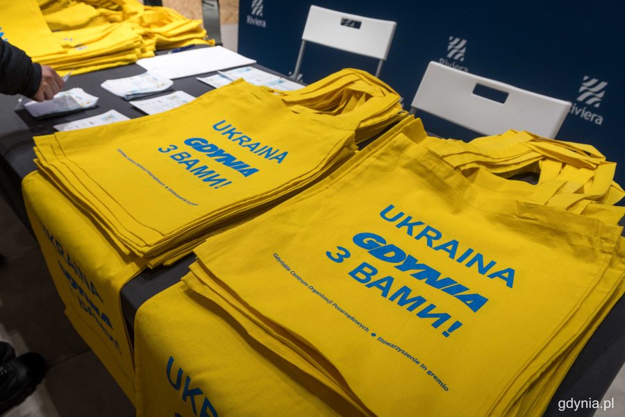 Punkt zbiórki rzeczy dla osób z Ukrainy w CH „Riviera”, fot. Magda Śliżewska