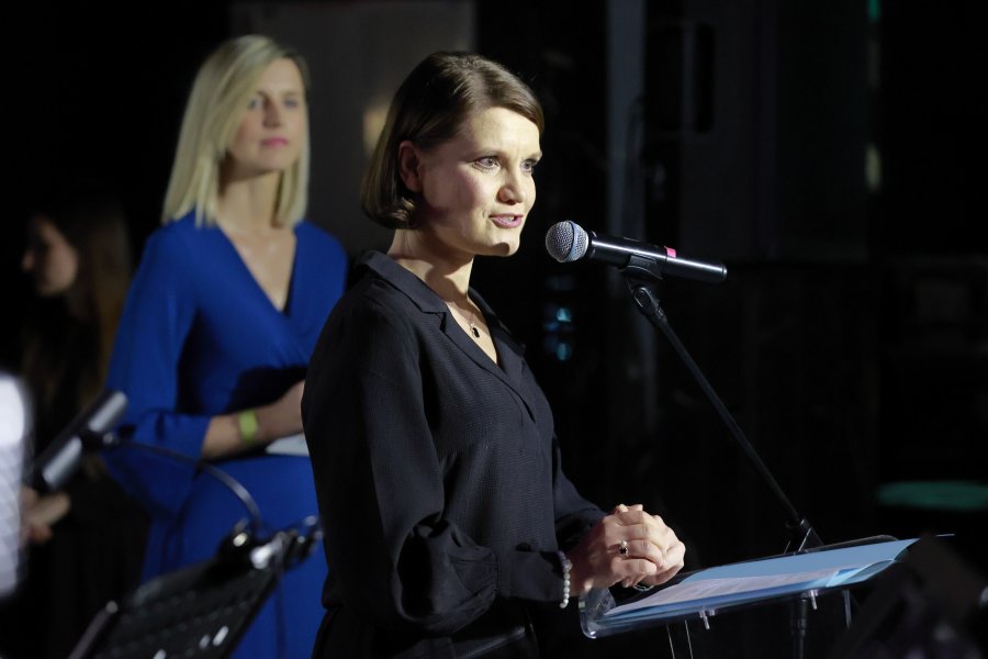 Wiceprezydent Gdyni Katarzyna Gruszecka-Spychała podczas gali wręczenia Nagrody Smart Metropolia im. Pawła Adamowicza // fot. Grzegorz Mehring