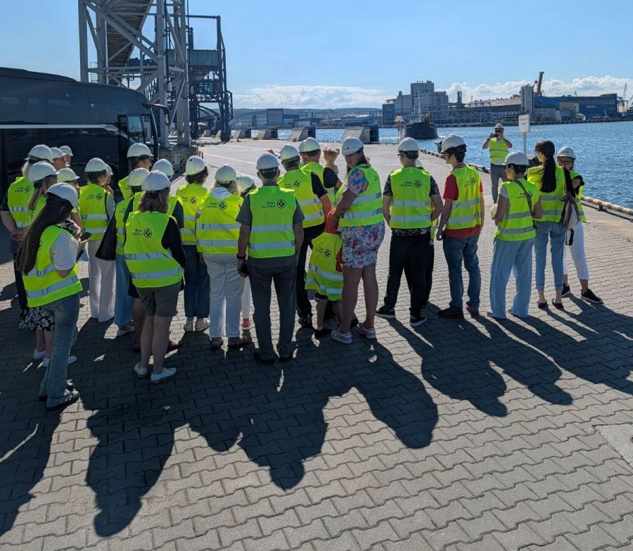 Mieszkańcy zwiedzają Port Gdynia