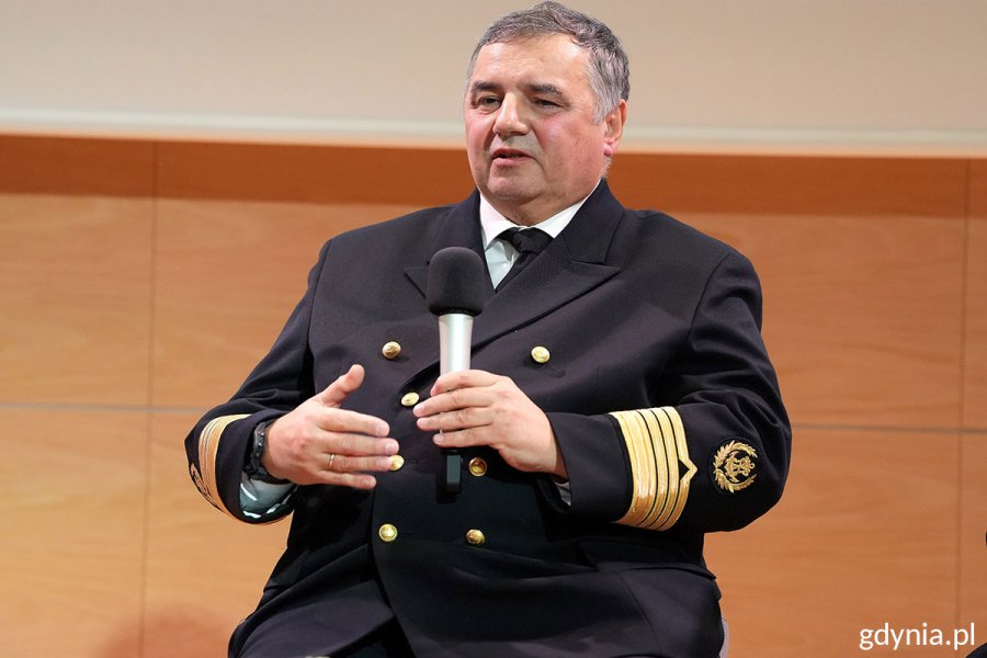 Rektor Uniwersytetu Morskiego w Gdyni prof. dr hab. inż. kpt. ż.w. Adam Weintrit
