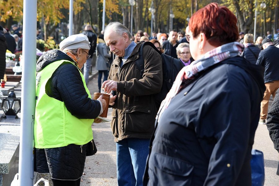 W Gdyni tradycyjnie odbywa się zbiórka pieniędzy na rzecz Hospicjum imienia św. Wawrzyńca, fot. M. Puszczewicz