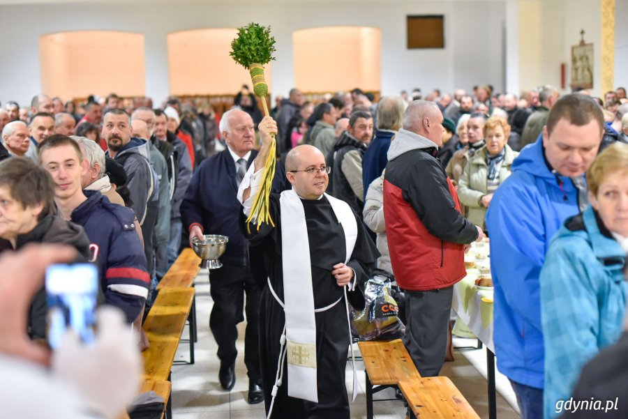Gdyńskie śniadanie wielkanocne dla samotnych i potrzebujących, fot. Dawid Linkowski