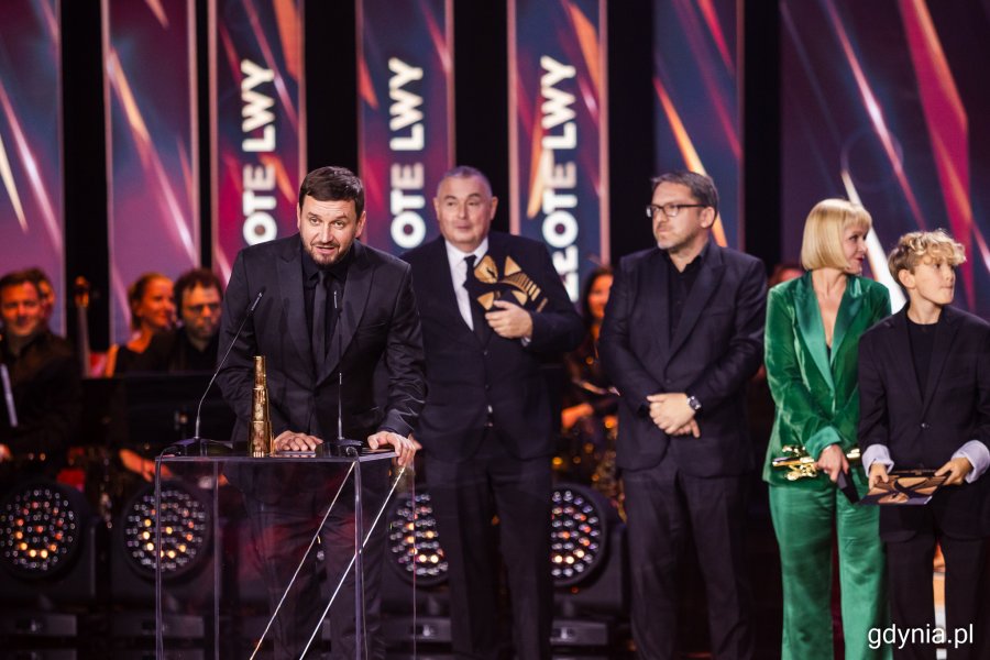 Piotr Domalewski. "Ministranci" odbierają Złote Lwy. Gala wręczenia nagród 50. Festiwalu Polskich Filmów Fabularnych w Gdyni w Teatrze Muzycznym (fot. Karol Stańczak)Gala wręczenia nagród 50. Festiwalu Polskich Filmów Fabularnych w Gdyni w Teatrze Muzycznym (fot. Karol Stańczak)