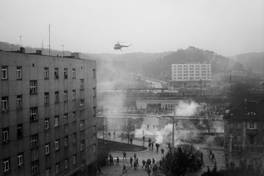 Protesty robotnik&oacute;w, 17 grudnia 1970 r.,  fot. ze zbior&oacute;w Muzeum Miasta Gdyni