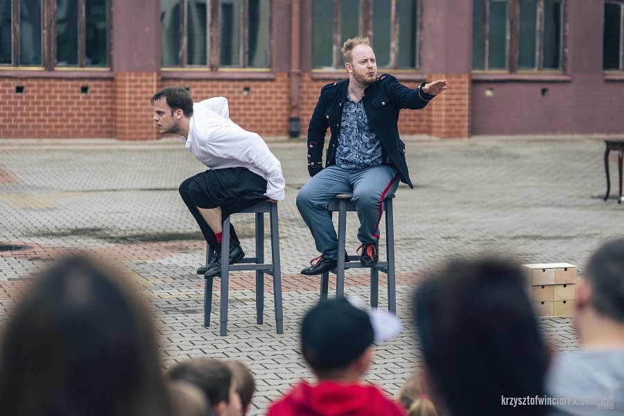 „Bajka o księciu Pipo i jego czerwonym koniku” na festiwalu „Pociąg do miasta” // fot. Krzysztof Winciorek