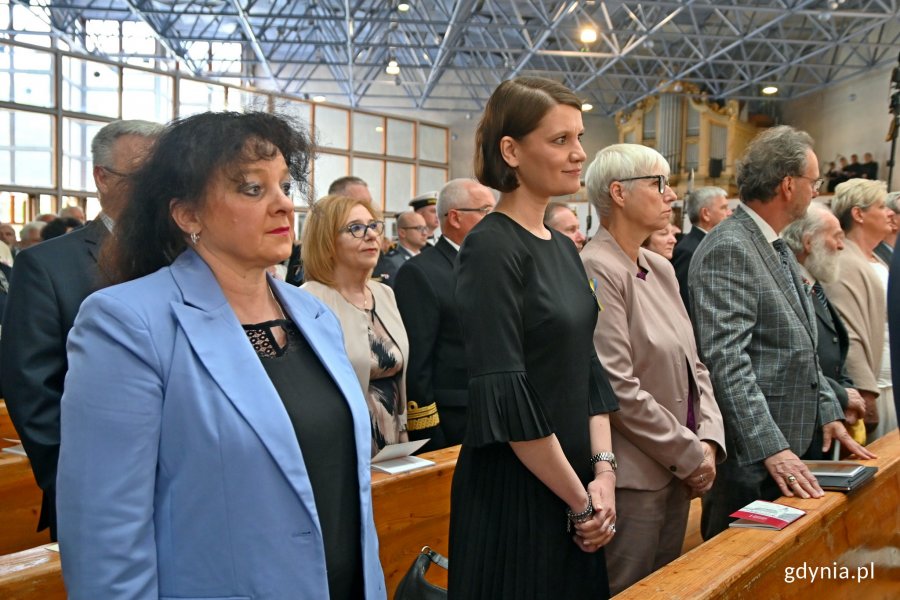 Od lewej: radna Gdyni Dorota Płotka, wiceprezydent Katarzyna Gruszecka-Spychała, Joanna Zielińska - przewodnicząca Rady Miasta Gdyni. Pierwsza od prawej: radna Gdyni Elżbieta Raczyńska // fot. Magdalena Czernek