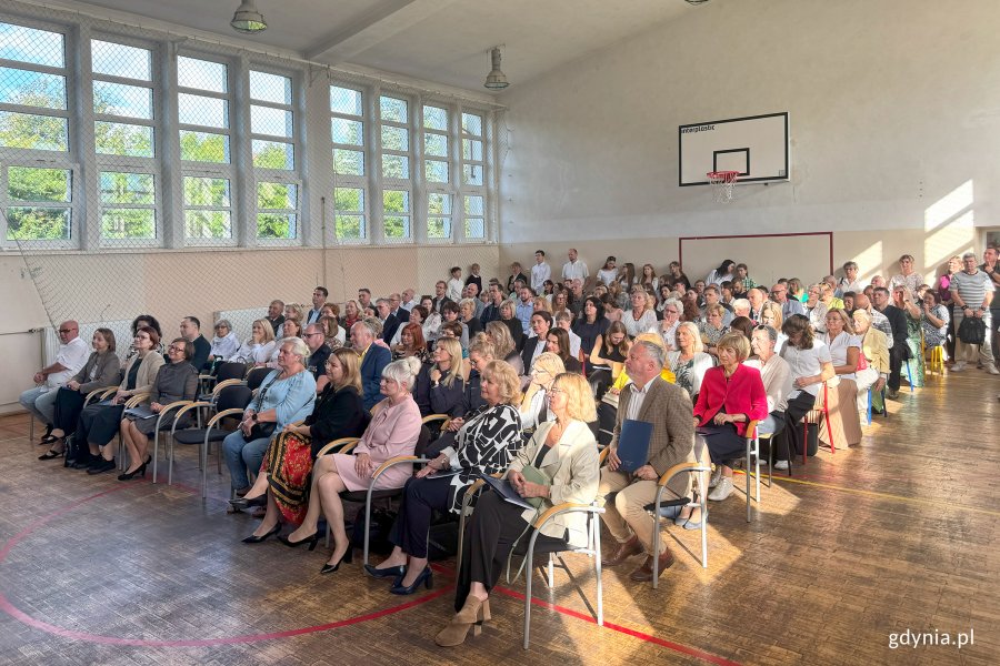 Jubileusz 90-lecia SP 8 w Gdyni, na zdjęciu zaproszeni goście