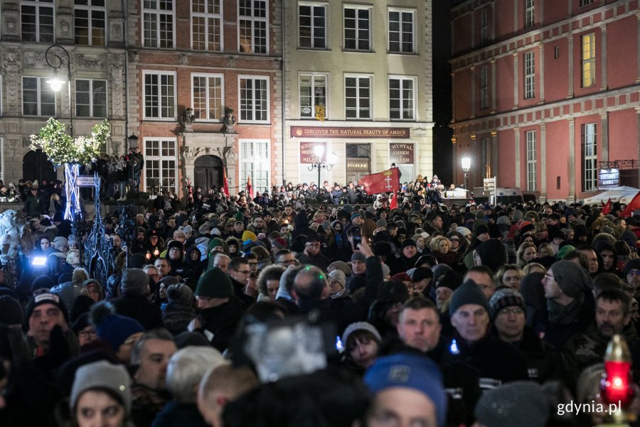 Mieszkańcy Trójmiasta w poniedziałek pożegnali prezydenta Gdańska Pawła Adamowicza, fot. Karol Stańczak