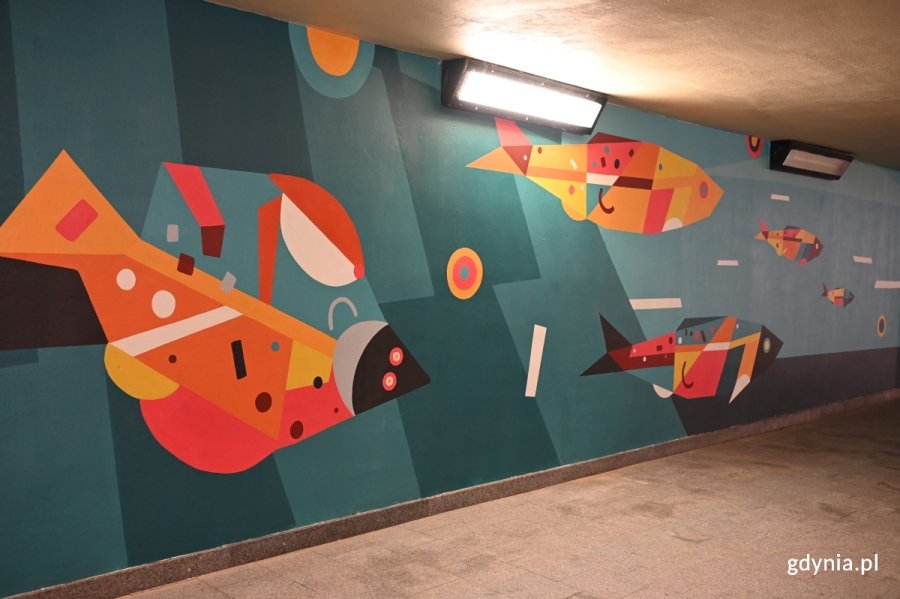 Nowy mural zdobi już przejście podziemne na Wzg&oacute;rzu św. Maksymiliana. (fot. Łukasz Kamasz/gdynia.pl)