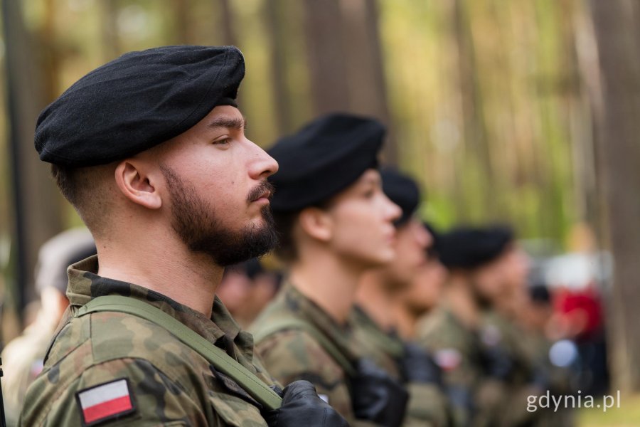 Żołnierze Wojska Polskiego w Lesie Piaśnickim