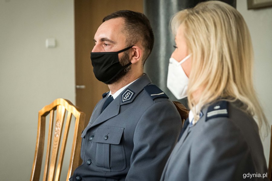 Sierżant Radosław Jaśkiewicz (na zdjęciu) podczas spotkania z prezydentem Gdyni, Wojciechem Szczurkiem, fot. Kamil Złoch