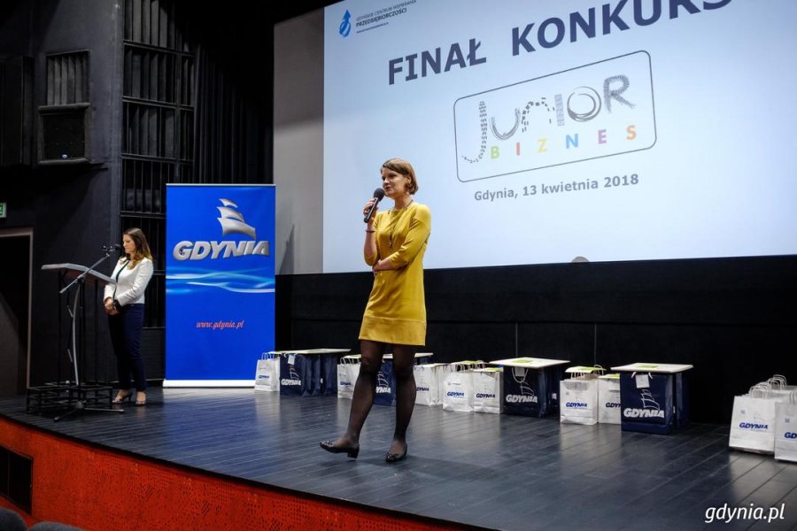 Finaliści konkursu „Junior Biznes” odebrali nagrody i wyróżnienia podczas Gali Finałowej w Gdyńskim Centrum Filmowym, fot. Dawid Linkowski