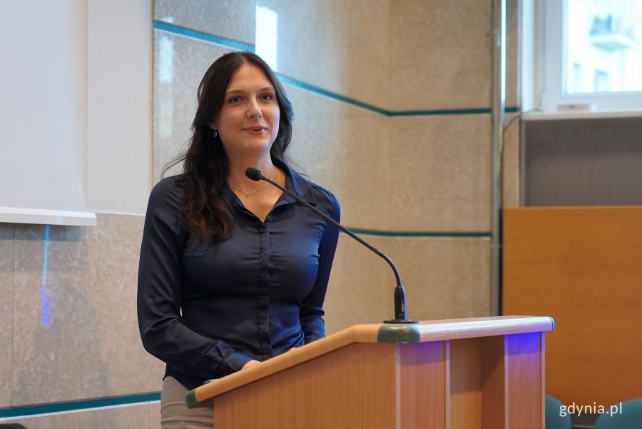 Prezentacje kandydat&oacute;w. Na zdjęciu Milena Kamińska
