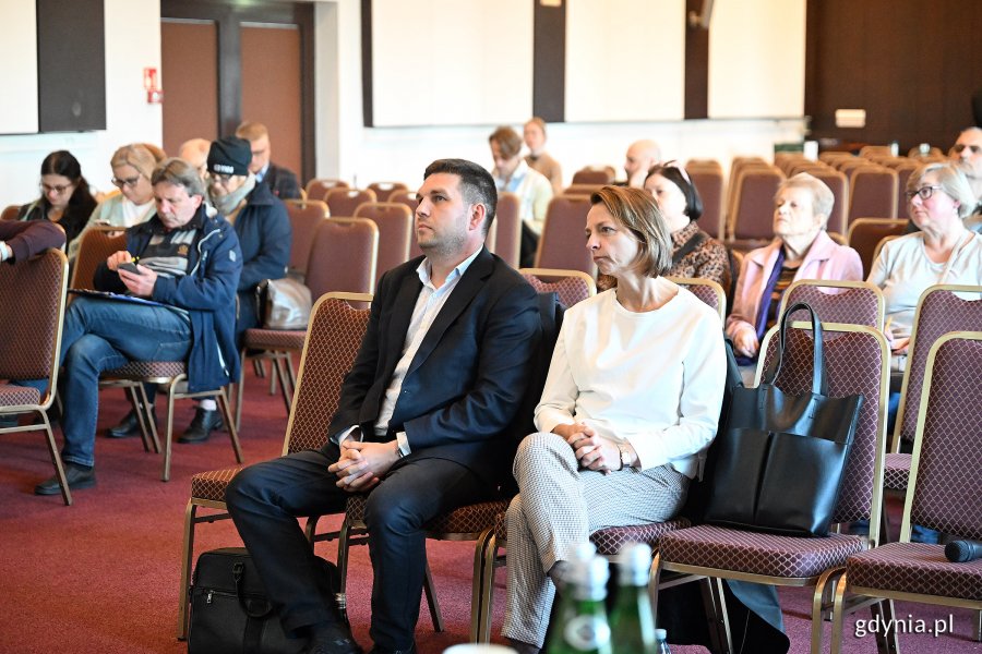 Na zdjęciu: wiceprezydent Gdyni Maciej Zielonka, radna Larysa Kramin (fot. Michał Puszczewicz)