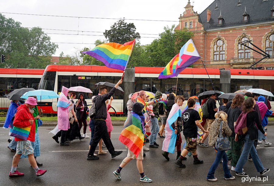 Uczestnicy przemarszu w ramach X Trójmiejskiego Marszu Równości ulicami Gdańska (fot. Mirosław Pieślak)