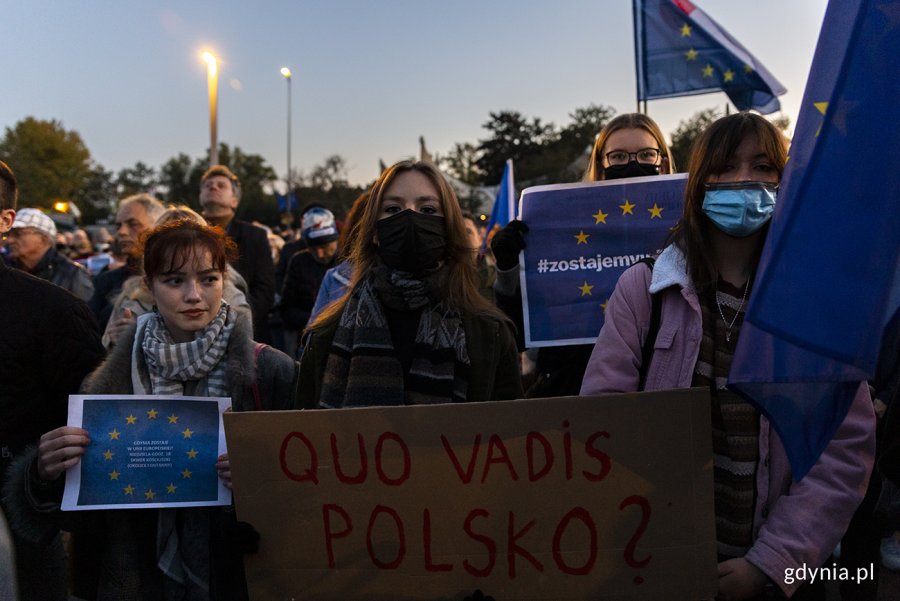 Wiec "Gdynia zostaje w Unii Europejskiej" na skwerze Kościuszki. Fot. Przemysław Kozłowski